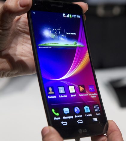 El smartphone flexible de LG. Foto: Reuters.