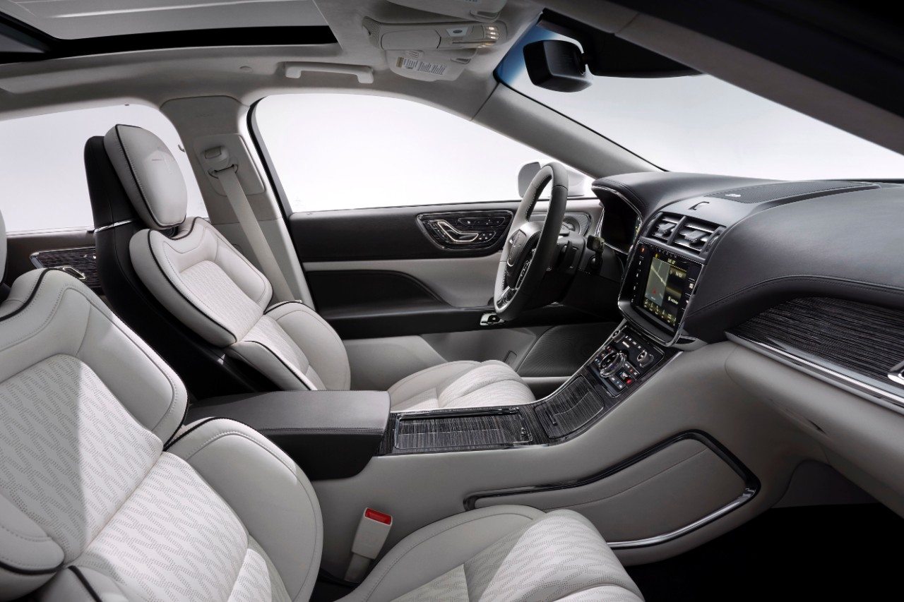 17LincolnContinental_2