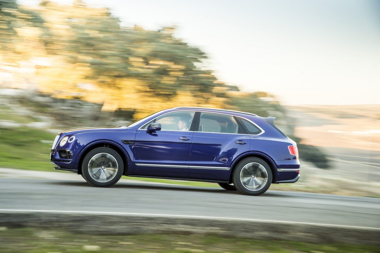 Bentley Bentayga-3