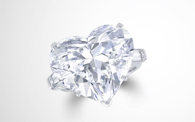 Flawless Heart Shape Diamond Ring de la joyería Graff. 
