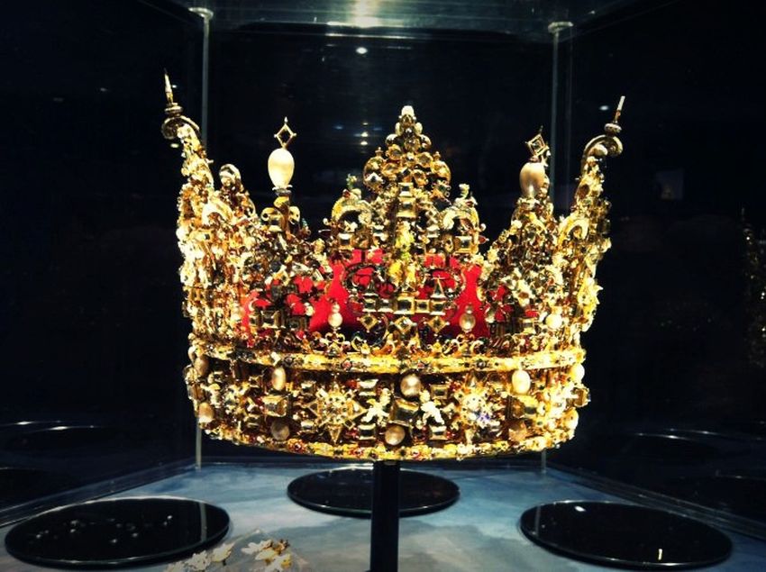 4-denmark-these-are-the-worlds-most-expensive-crown-jewels-via-flickr-com_